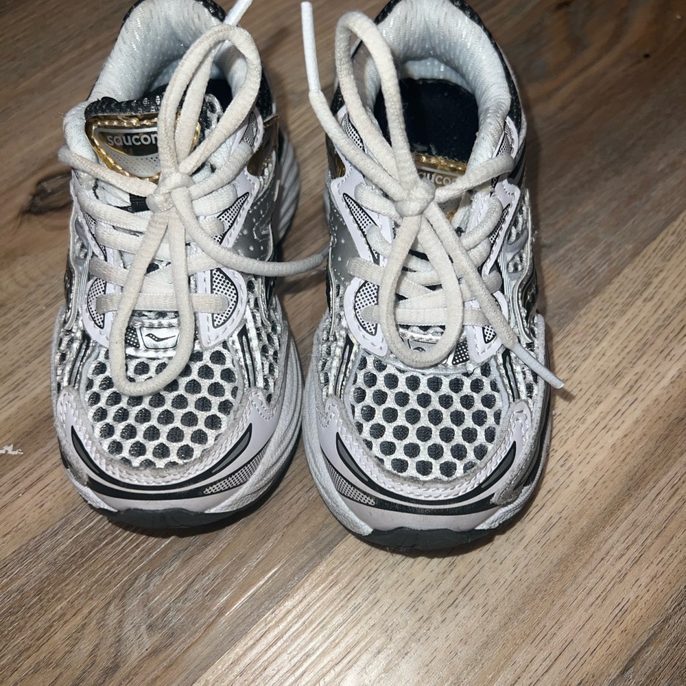 Saucony Toddler Omni 9